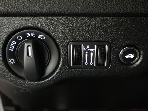 Used 2021 Dodge Charger SXT w/ Leather Interior Group image 32