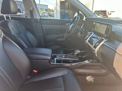 Used 2023 Kia Sorento SX image 31