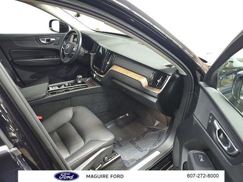 Used 2023 Volvo XC60 B5 Plus w/ Climate Package AWD/4WD image 19