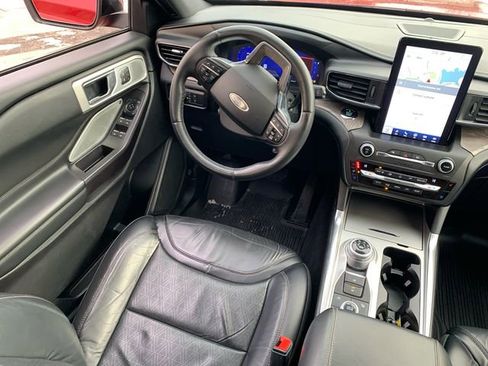Certified 2020 Ford Explorer Platinum w/ Premium Technology Package image 23