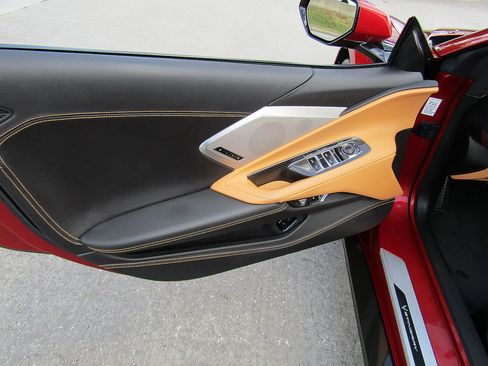 Used 2023 Chevrolet Corvette Stingray Premium Conv w/ Z51 Performance Package RWD image 11