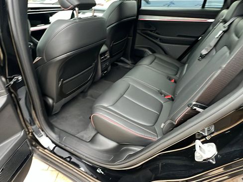 Used 2024 Jeep Wagoneer Launch Edition image 24