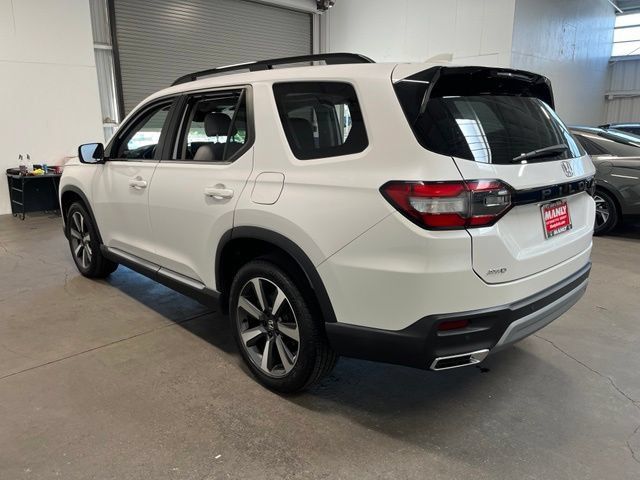Used 2024 Honda Pilot Touring image 5