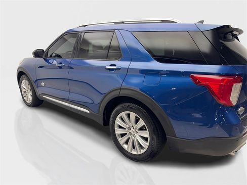 Used 2021 Ford Explorer King Ranch w/ Premium Technology Package image 14