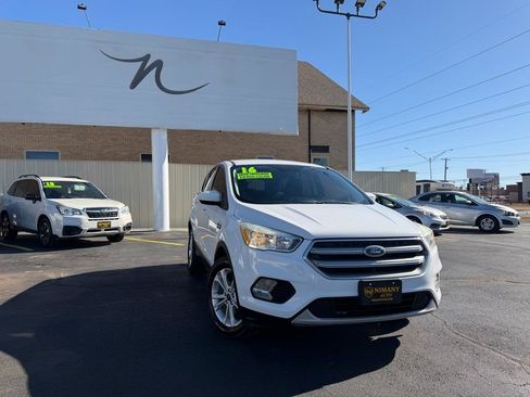 Used 2017 Ford Escape SE FWD image 40