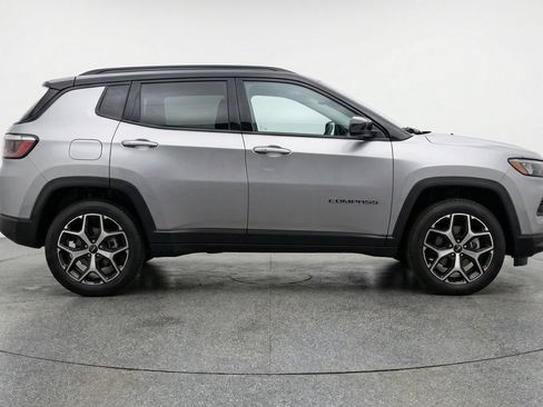 Used 2025 Jeep Compass Limited AWD/4WD image 11