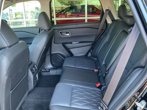 Used 2026 Nissan Rogue Platinum w/ Tech Package AWD/4WD image 19