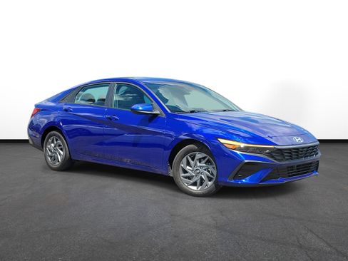 Used 2025 Hyundai Elantra Hybrid FWD image 1