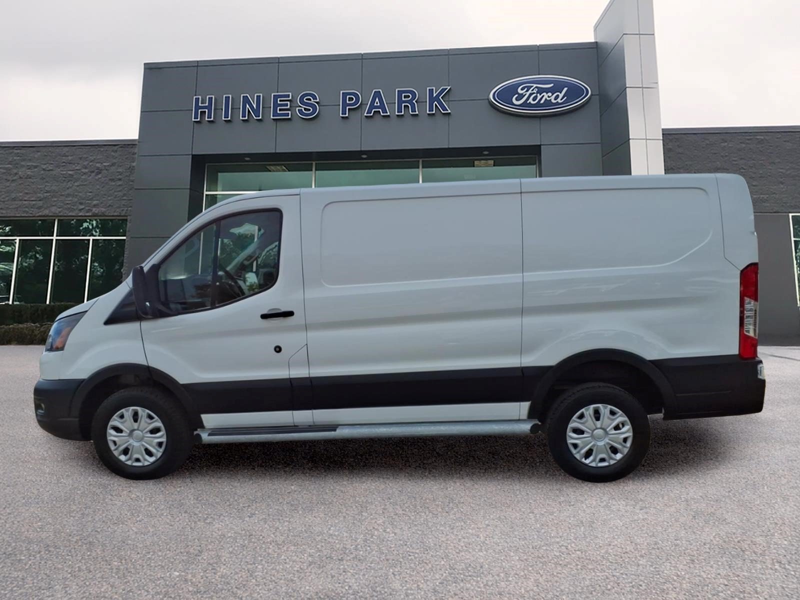 Used 2025 Ford Transit 250 Low Roof w/ Exterior Upgrade Package RWD image 4