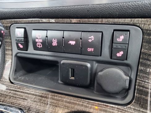 Used 2017 GMC Acadia Limited SLT image 25