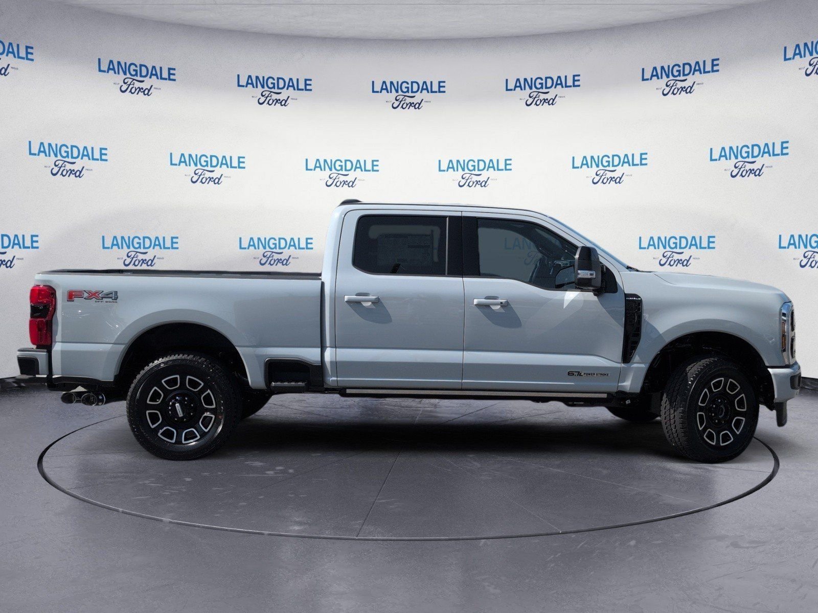 New 2026 Ford F250 Platinum w/ FX4 Off-Road Package AWD/4WD image 3