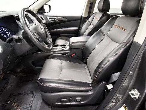 Used 2020 Nissan Pathfinder SL image 13