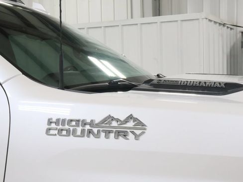 Used 2020 Chevrolet Silverado 2500 High Country w/ Z71 Off-Road Package AWD/4WD image 6