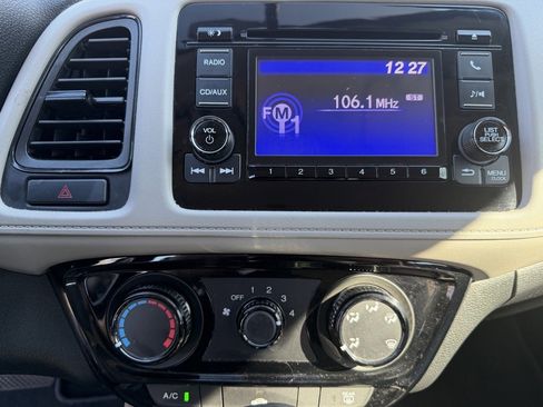 Used 2017 Honda HR-V LX image 24