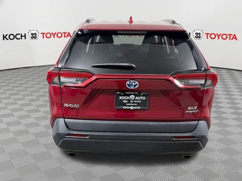 Used 2021 Toyota RAV4 XLE w/ Convenience Package AWD/4WD image 7