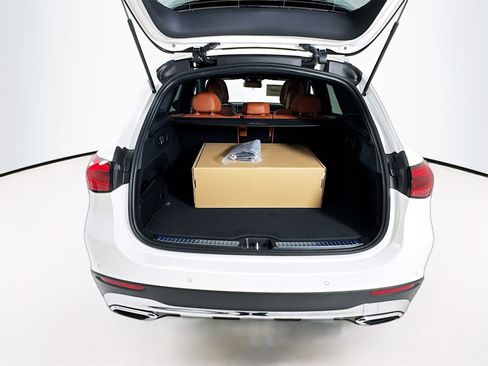 New 2026 Mercedes-Benz GLC 300 image 29