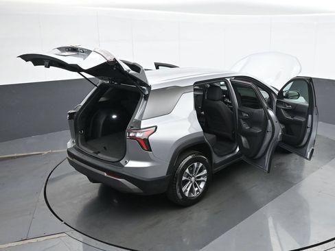 Used 2026 Chevrolet Equinox LT AWD/4WD image 39