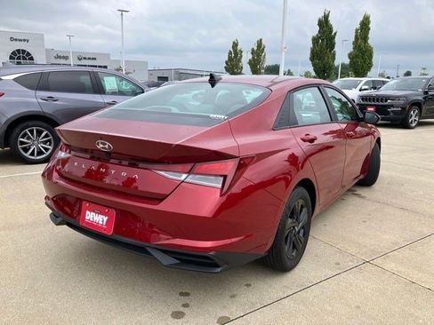 Used 2023 Hyundai Elantra SEL FWD image 6
