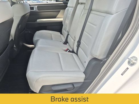 Used 2024 Hyundai Santa Fe Limited FWD image 31