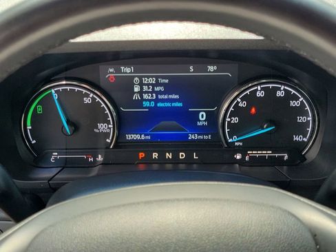 Used 2023 Ford Maverick Lariat image 25