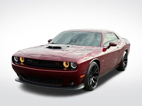 Certified 2022 Dodge Challenger R/T w/ Plus Package image 10