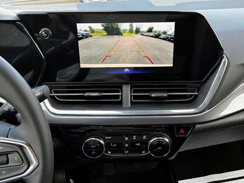New 2026 Chevrolet Trax ACTIV w/ Driver Confidence Package FWD image 17