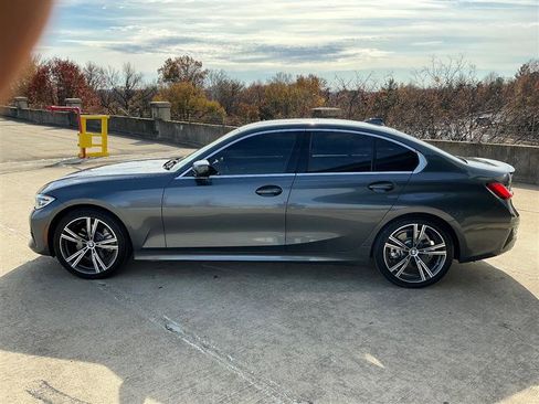 Used 2020 BMW 330i Sedan w/ Premium Package image 3