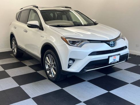 Used 2016 Toyota RAV4 Limited image 3