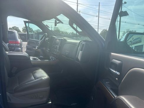 Used 2018 Chevrolet Silverado 1500 LTZ w/ Sport Package AWD/4WD image 12