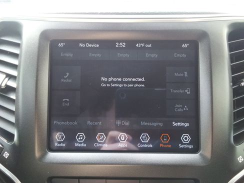 Used 2020 Jeep Cherokee Trailhawk w/ Cold Weather Group AWD/4WD image 26