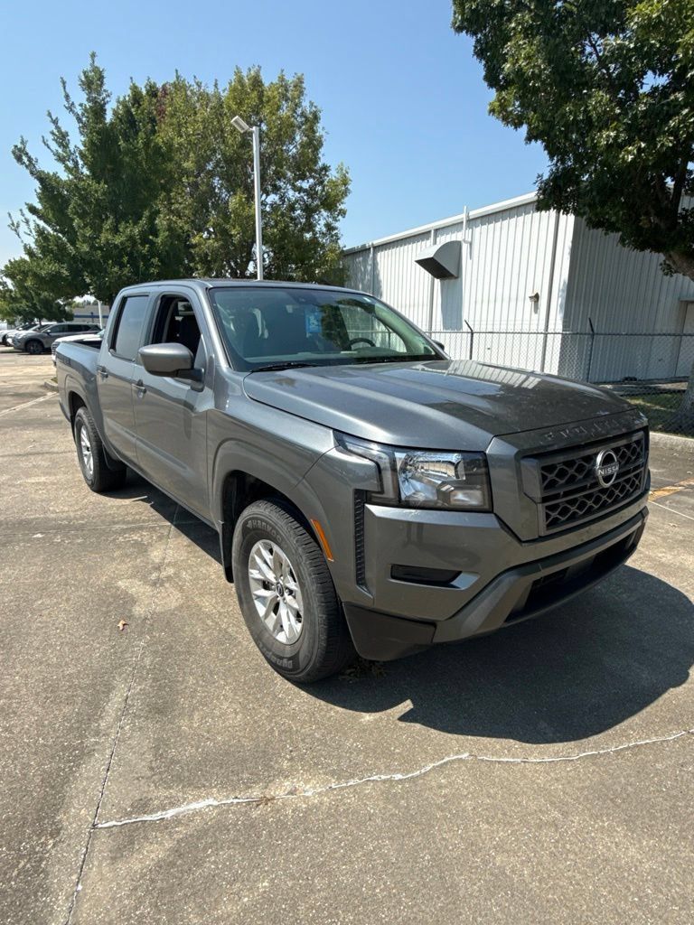 Used 2024 Nissan Frontier SV w/ Technology Package RWD image 2