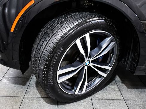 Used 2021 BMW X7 M50i w/ Dynamic Handling Package AWD/4WD image 7