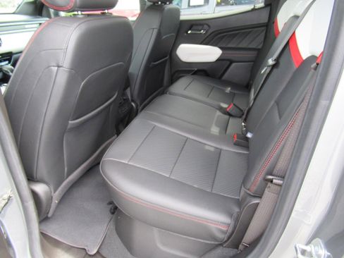 Used 2024 GMC Canyon AT4X AWD/4WD image 34