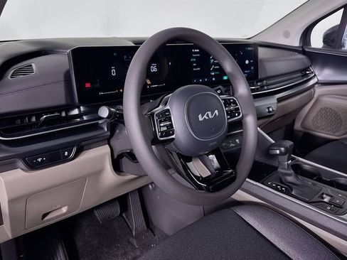 New 2026 Kia Carnival LX FWD image 11