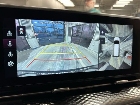 Used 2022 Kia Carnival SX Prestige image 20