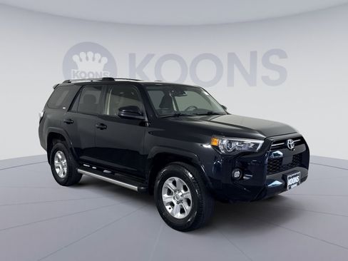 Used 2023 Toyota 4Runner SR5 AWD/4WD image 10