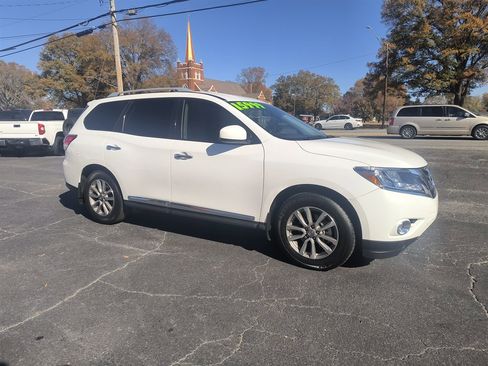 Used 2014 Nissan Pathfinder SL w/ SL Tech Package image 7