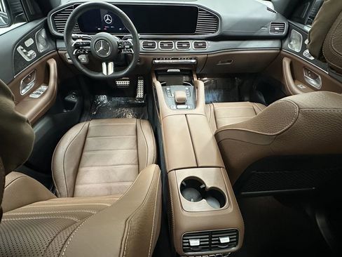 Certified 2025 Mercedes-Benz GLS 450 4MATIC image 28