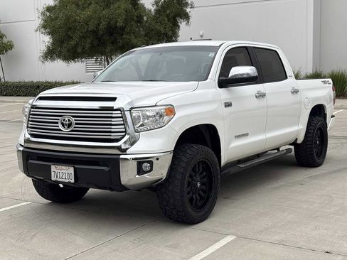 Used 2017 Toyota Tundra Limited w/ Limited Premium Package RWD image 7