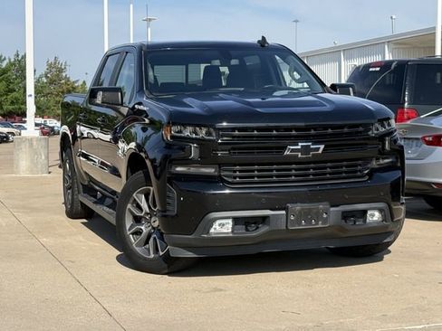 Used 2020 Chevrolet Silverado 1500 RST w/ Texas Edition RWD image 2