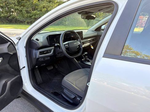 Certified 2025 Kia K4 FWD image 12