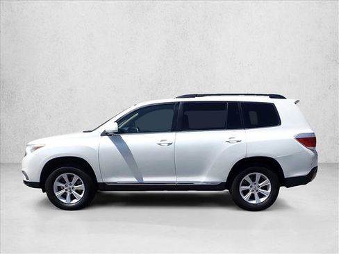 Used 2012 Toyota Highlander 4WD w/ Tech Pkg image 2