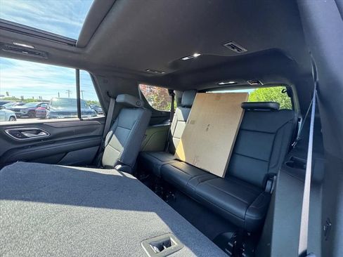 Used 2021 Chevrolet Tahoe LT w/ LT Signature Package AWD/4WD image 14