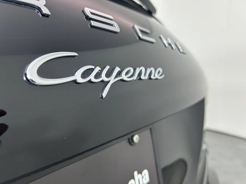 Used 2017 Porsche Cayenne Platinum Edition AWD/4WD image 12