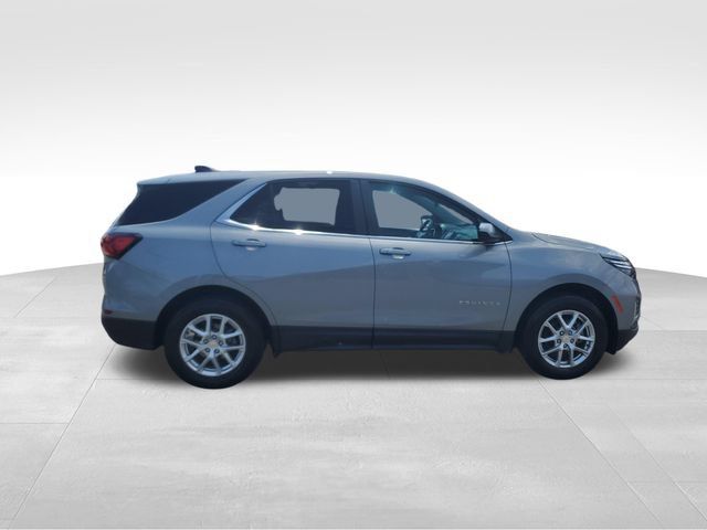 Used 2024 Chevrolet Equinox LT AWD/4WD image 3