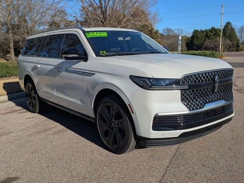 New 2025 Lincoln Navigator L Reserve image 4