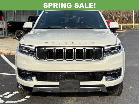 Used 2022 Jeep Wagoneer Series III w/ Premium Group I image 3