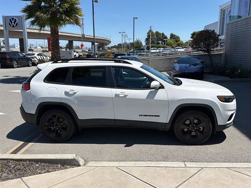 Used 2021 Jeep Cherokee Latitude Plus AWD/4WD image 5