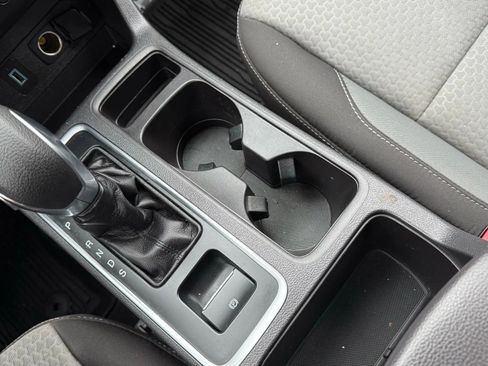 Used 2019 Ford Escape SE image 23