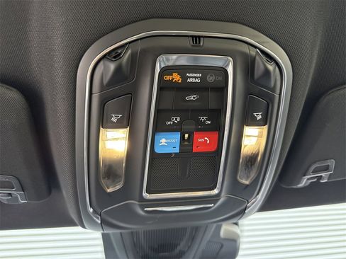 Used 2024 Dodge Charger R/T w/ Plus Group image 28